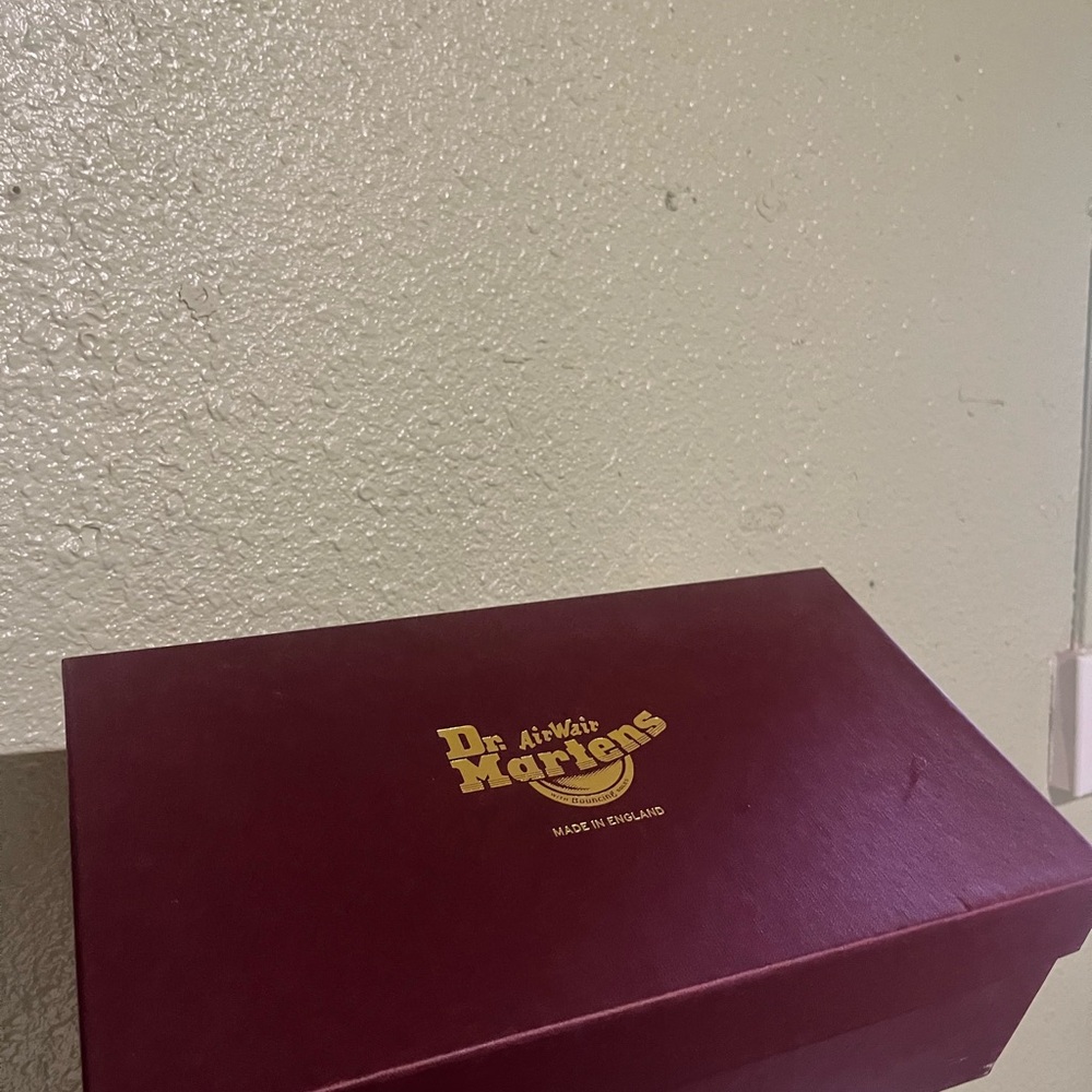 Dr. Martens Dark Sole Footwear - Picture 8 of 9